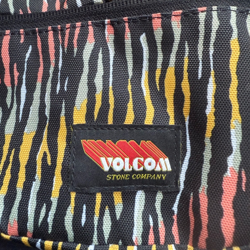 Volcom Stone Azza Pouch – NWOT - Picture 4 of 5